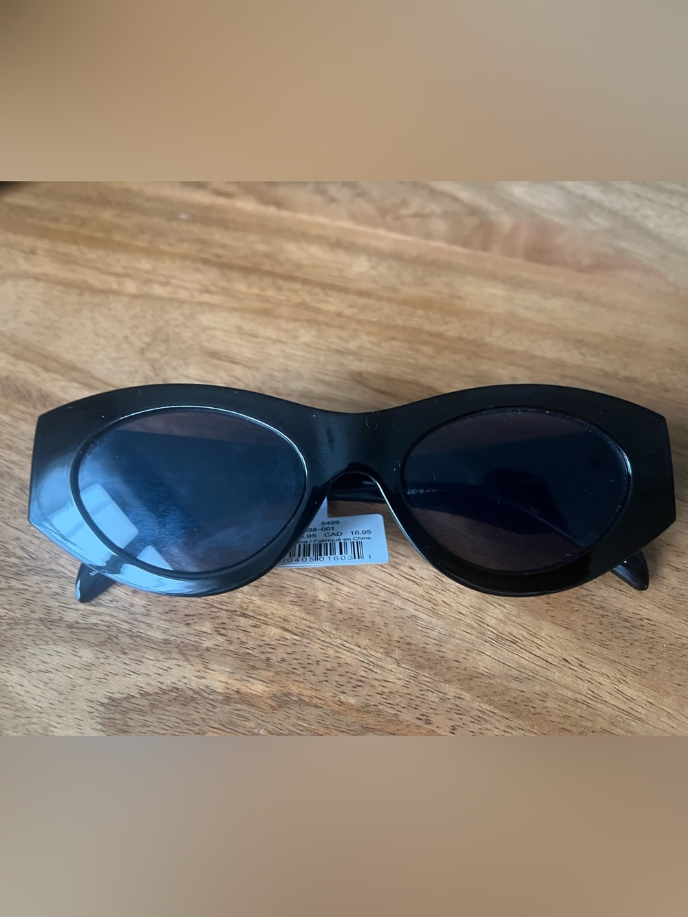 aerie Black Cat-Eye Oval Sunglasses